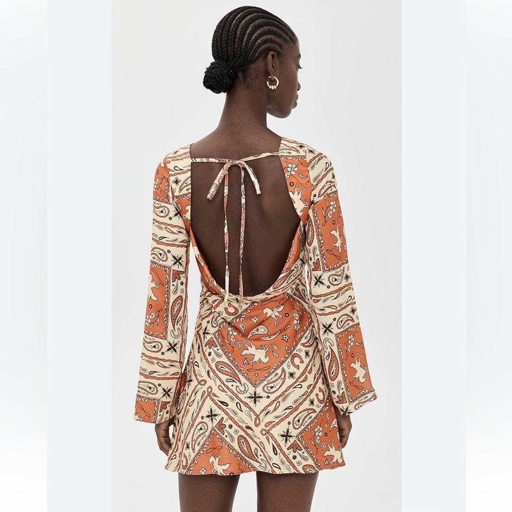 Bailey Rose Paisley Print Long Sleeve Mini Dress in Burnt Orange. Size XS - Picture 4 of 10